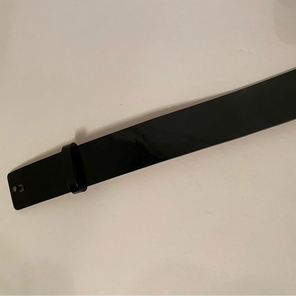 W BY WORTH BELT BLACK PATENT LEATHER ITALY LARGE O RING CENTER SIZE M